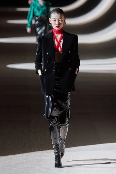 Look 62
